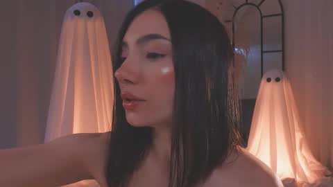 Amy Armstrong online show from October 19, 2:07 pm