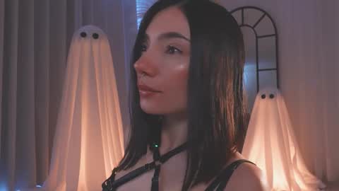 Amy Armstrong online show from October 20, 2:28 pm