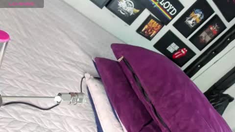 Amy online show from December 3, 3:20 am