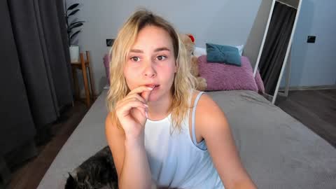 Snapshot of amymilson chatting on December 2, 5:26 pm amymilson online show from December 2, 5:26 pm