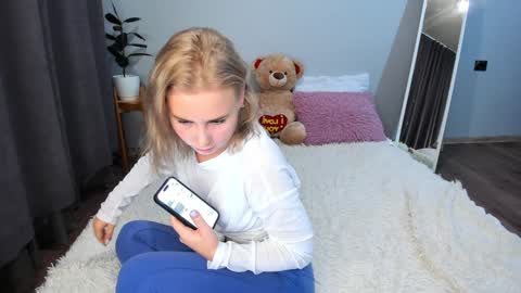 Snapshot of amymilson chatting on December 13, 1:44 pm amymilson online show from December 13, 1:44 pm