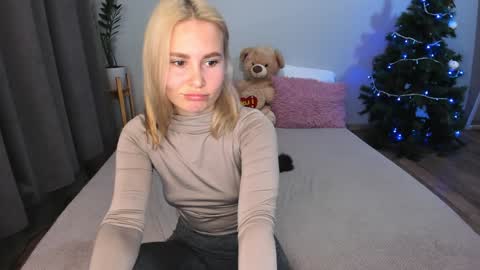 Snapshot of amymilson chatting on January 10, 3:48 pm amymilson online show from January 10, 3:48 pm