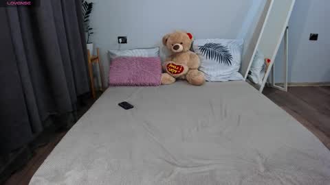 Snapshot of amymilson chatting on February 25, 8:19 pm amymilson online show from February 25, 8:19 pm