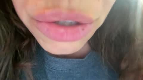 Snapshot of amysmilez chatting on December 4, 5:00 pm Amy Smilez online show from December 4, 5:00 pm