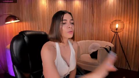 AMY WALKER online show from February 26, 10:15 am