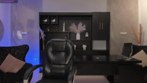 AMY WALKER online show from March 10, 10:04 am