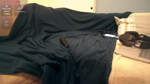 A online show from March 5, 8:53 pm