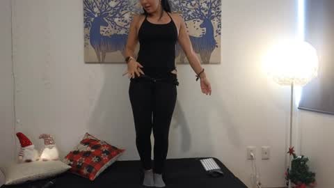 Ana Melissa online show from February 1, 9:40 pm