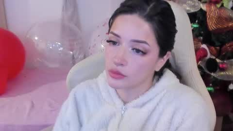 Snapshot of ana_ruuh chatting on December 19, 3:52 pm Im anna but you can call me as you want online show from December 19, 3:52 pm