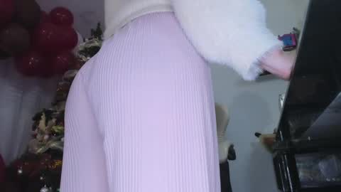 Snapshot of ana_ruuh chatting on December 26, 12:57 am Im anna but you can call me as you want online show from December 26, 12:57 am