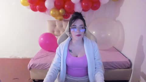 Snapshot of ana_ruuh chatting on February 2, 11:11 pm Im anna but you can call me as you want online show from February 2, 11:11 pm