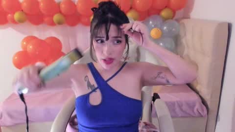 Snapshot of ana_ruuh chatting on February 25, 11:33 pm Im anna but you can call me as you want online show from February 25, 11:33 pm