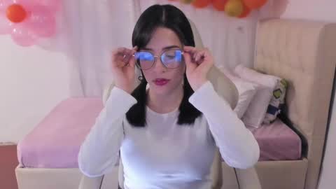 Snapshot of ana_ruuh chatting on March 3, 5:29 pm Im anna but you can call me as you want online show from March 3, 5:29 pm