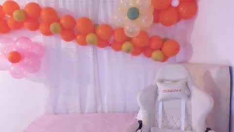 Snapshot of ana_ruuh chatting on March 3, 8:32 pm Im anna but you can call me as you want online show from March 3, 8:32 pm