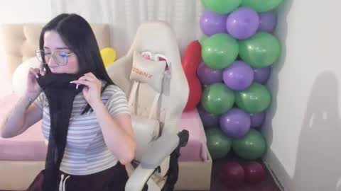 Snapshot of ana_ruuh chatting on October 22, 9:25 pm Im anna but you can call me as you want online show from October 22, 9:25 pm