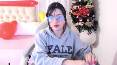 Snapshot of ana_ruuh chatting on November 28, 10:34 pm Im anna but you can call me as you want online show from November 28, 10:34 pm