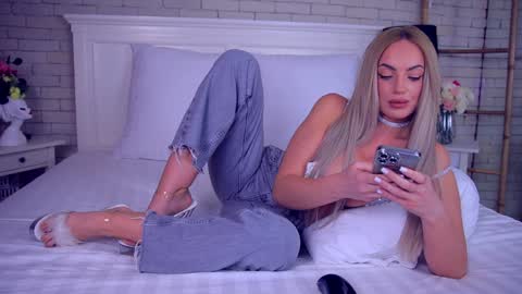 Snapshot of anabellastar chatting on February 5, 7:39 am anabellastar online show from February 5, 7:39 am