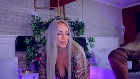 Snapshot of anabellastar chatting on November 11, 4:45 am anabellastar online show from November 11, 4:45 am