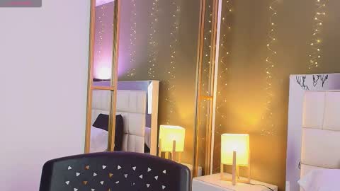 Anahi  online show from October 5, 7:45 pm