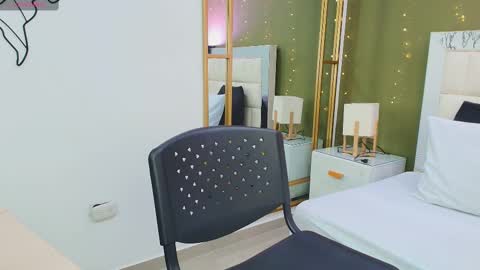 Anahi  online show from October 6, 7:33 pm