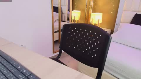 Anahi  online show from October 7, 7:33 pm