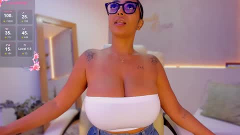 Snapshot of anahi_ryan chatting on February 10, 1:22 pm Ana online show from February 10, 1:22 pm