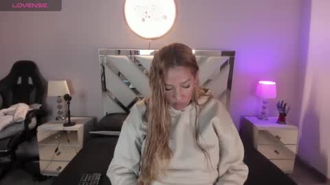 Anah Jones online show from January 4, 9:52 pm