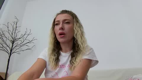 Snapshot of anaid_blaze2 chatting on November 12, 4:40 pm anaid_blaze2 online show from November 12, 4:40 pm