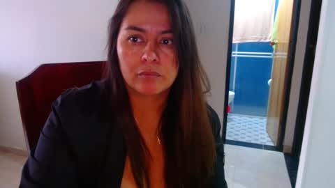 anaids online show from December 23, 9:40 pm