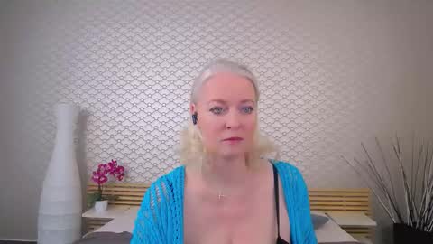 Anais Janson online show from November 18, 5:01 am