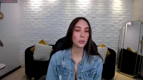 Snapshot of anaisnin1 chatting on November 5, 3:39 am Anais Nin online show from November 5, 3:39 am