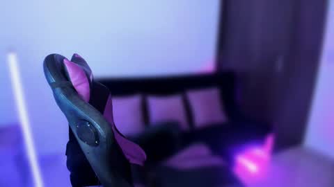      help me to get 100 thumps up  online show from January 5, 1:45 am