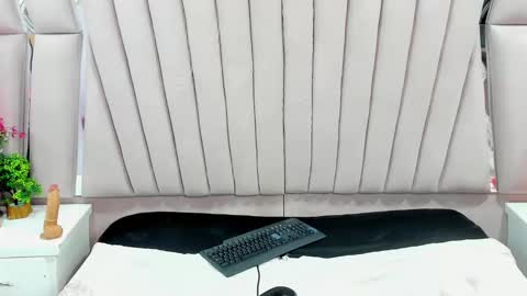 AbbyAndAntonela online show from February 21, 5:09 pm