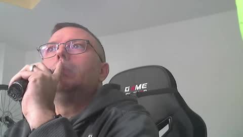 Andi online show from November 3, 1:01 pm