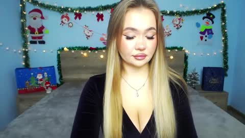 anastacyyellig online show from December 29, 8:04 pm