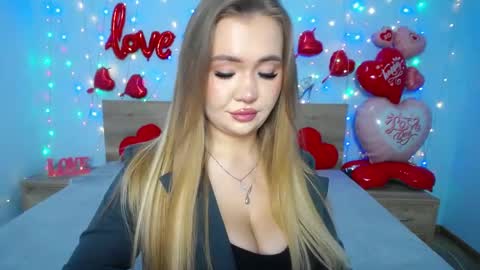 anastacyyellig online show from February 17, 12:05 pm