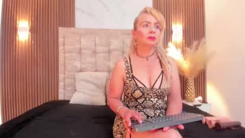 Ana 3 online show from November 24, 7:57 pm