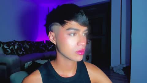 Snapshot of anddy_grey1 chatting on January 21, 3:48 am Dani 3 online show from January 21, 3:48 am