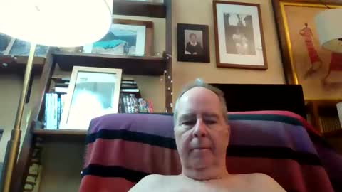 Snapshot of andre6045 chatting on December 17, 6:47 pm andre6045 online show from December 17, 6:47 pm