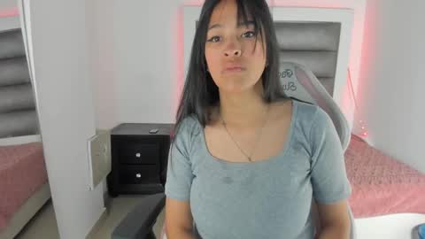 andrea_brunette_ online show from October 6, 12:35 pm