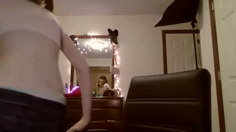 andrea online show from December 8, 3:32 am