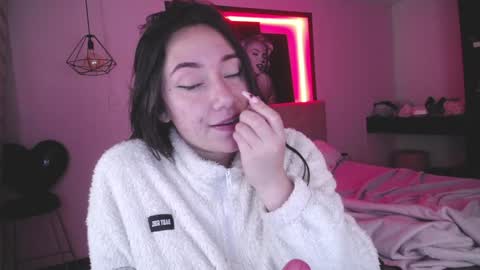 Andrea Ramos online show from December 11, 9:30 am