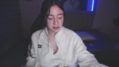 Andrea Ramos online show from March 12, 8:19 am