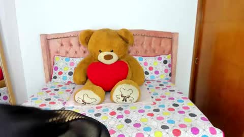 Andrea Y Taty online show from November 9, 12:58 pm