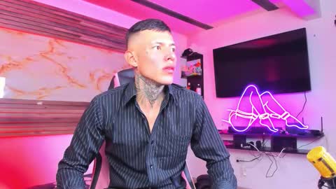 andrees_s online show from November 12, 2:12 am