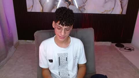 Andreh  online show from November 20, 12:55 am