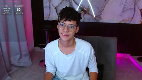 Andreh  online show from November 25, 1:05 am