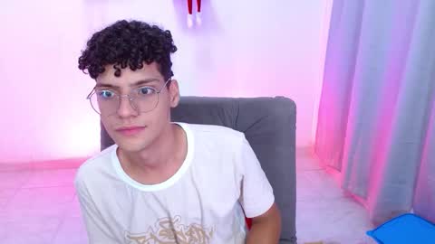 Andreh  online show from November 29, 11:52 pm