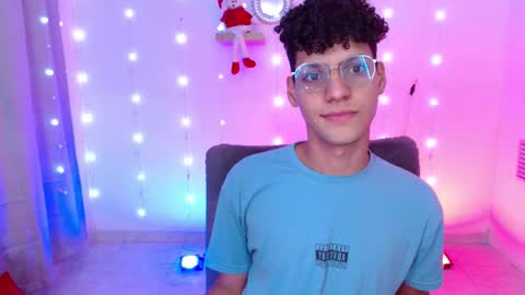 Andreh  online show from November 30, 11:09 pm