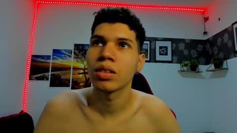 andrew_2811 online show from October 13, 3:06 am